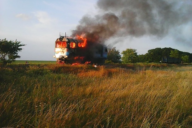 У Вінницькій області на ходу загорівся локомотив електрички