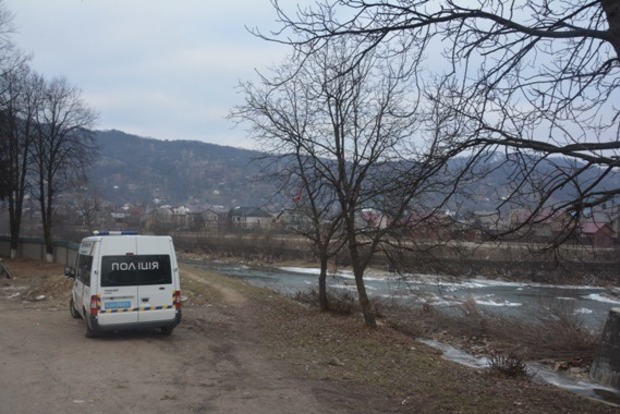 После неудачного свидания ухажер на Закарпатье утопил девушку в реке