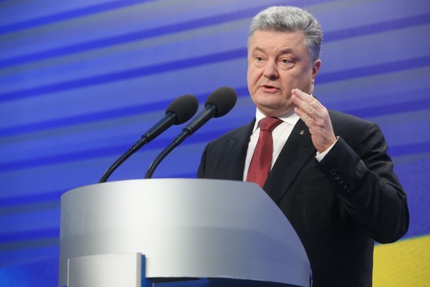 Порошенко пожаловался, что является единственным обедневшим президентом Украины