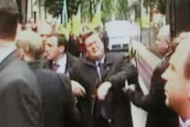 19-я годовщина яичного покушения на Януковича