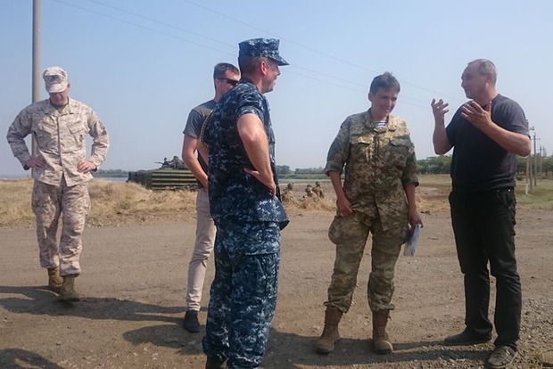 Нардеп: Украинские генералы делали селфи во время учений, американцы недовольны (фото)