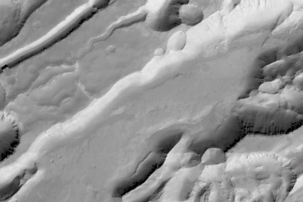 Зонд TGO передал на Землю первые снимки Марса