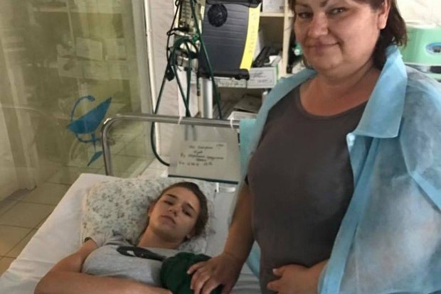 Порошенка просять нагородити двох школярів, які врятували 23 малюків з пожежі в Одесі