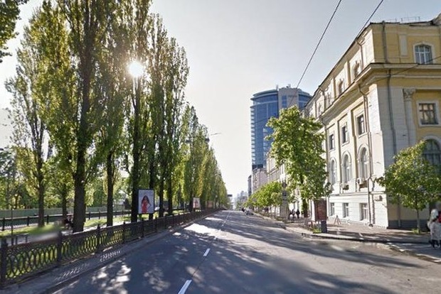 В Киеве 7 и 8 мая перекроют движение транспорта на бульваре Шевченко 