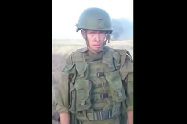 Российский солдат сжег БТР и РПГ, разогревая еду на полигоне (видео 18+)