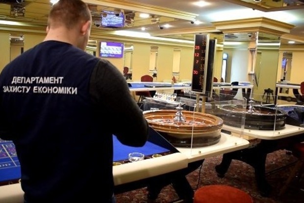 Суд оштрафовал владелицу нелегального казино на 127 тыс. грн