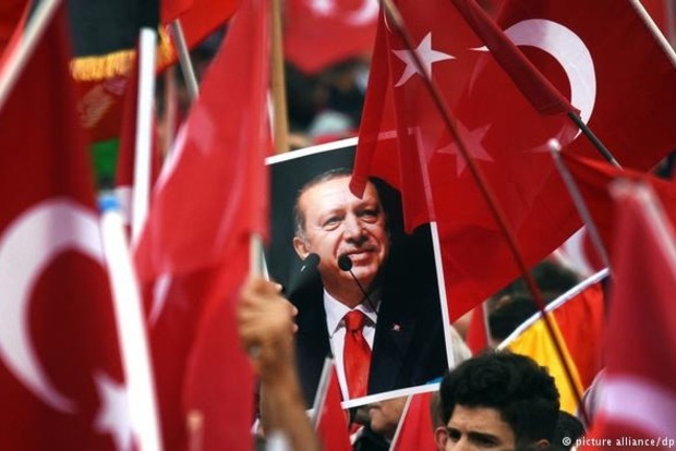 Берлин не позволит Эрдогану подстрекать местных турков на саммите G-20   