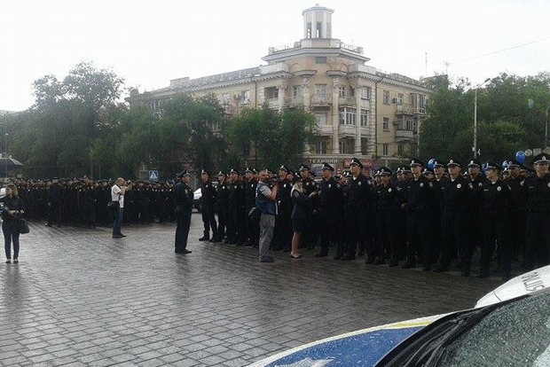 Патрульные полицейские Мариуполя приняли присягу