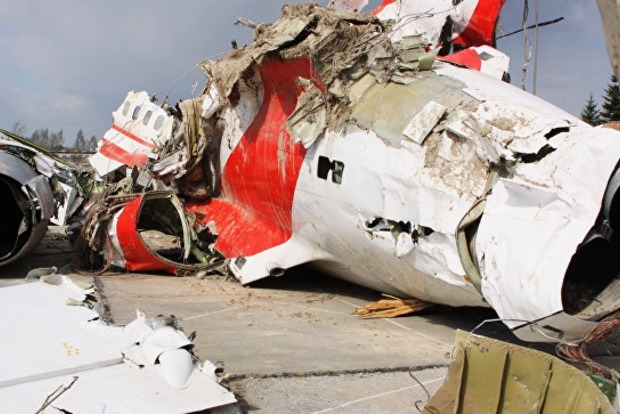 Генпрокуратура Польши обвинила российских диспетчеров и третье лицо в авиакатастрофе самолета Качиньского 