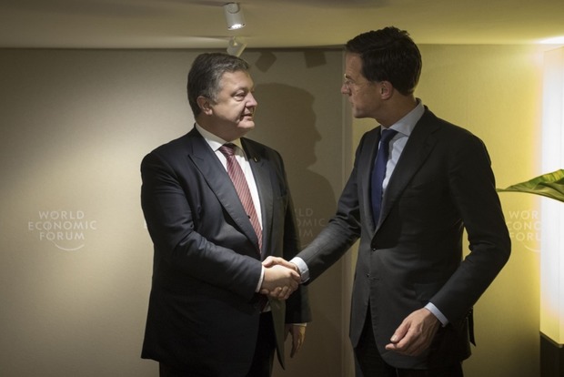Порошенко напомнил премьеру Нидерландов о ратификации Соглашения Украина - ЕС