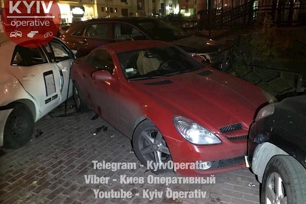 Масштабное ДТП: водитель такси разбил пять машин в Киеве