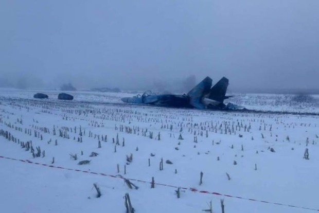 В сеть попали фото крушения Су-27 под Житомиром