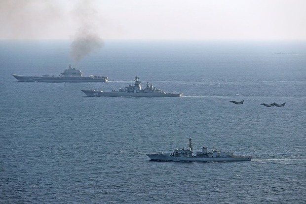 Британский флот показал на видео возвращение корабля позора «Адмирала Кузнецова» в Россию