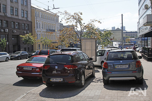 Парковка в Киеве на выходных будет бесплатной, - КГГА