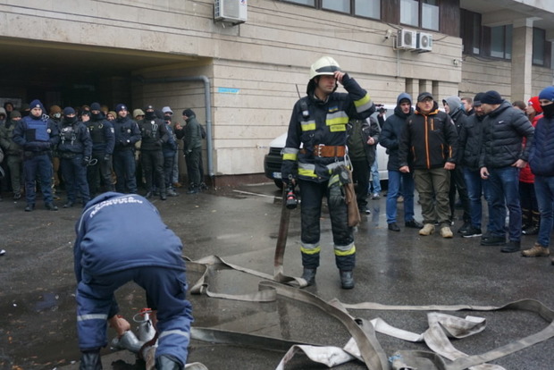 В Днепре начались массовые беспорядки в офисе Укропа