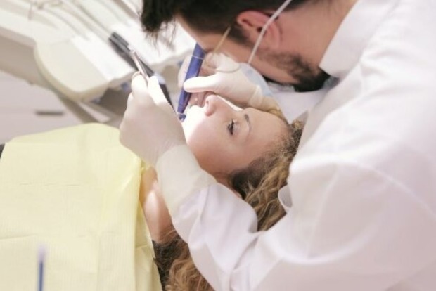 Киевлянка скончалась на приеме у стоматолога: подробности инцидента