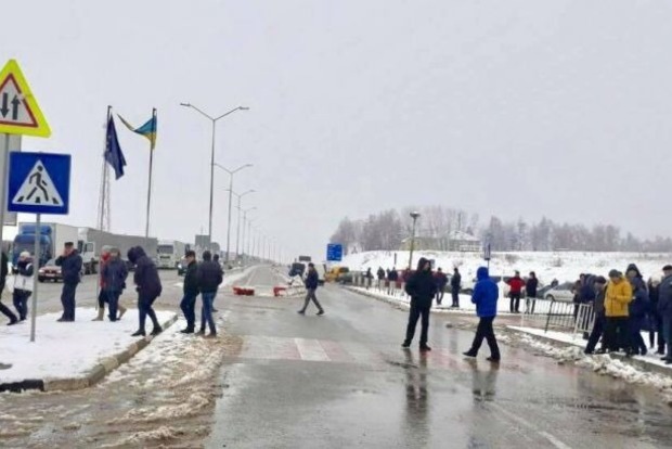 Активісти блокують пункти пропуску «Шегині» та «Рава-Руська»