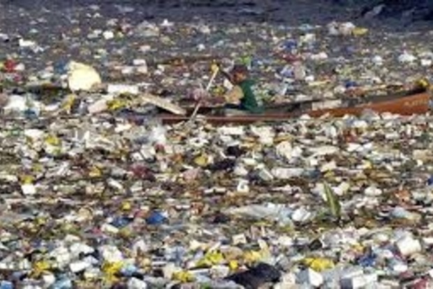 До 2050 року в океанах пластику буде більше, ніж риби - ООН