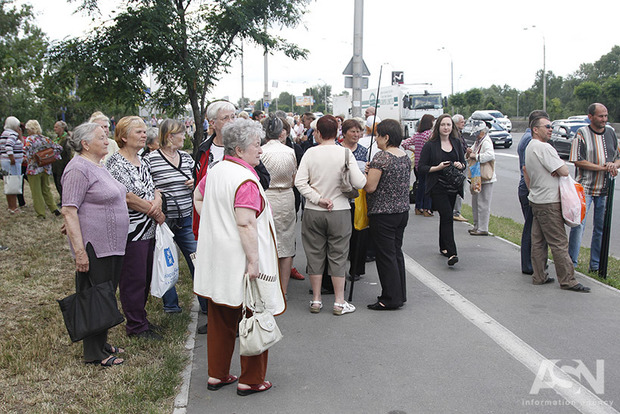 В Киеве разогнали акцию против переименования проспекта Ватутина 