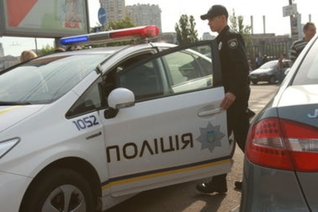 В Киеве грабители сорвали с женщины две цепочки