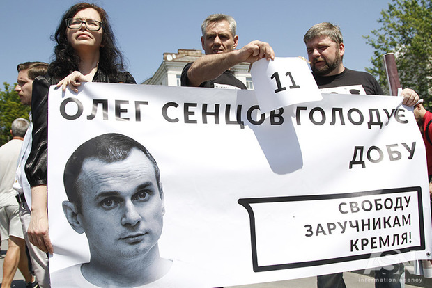 Творча еліта вимагала у російського посольства звільнити українських політв'язнів