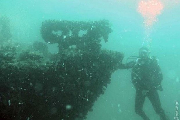 Под Одесской в Черном море спасатели обнаружили затопленное немецкое судно с боеприпасами