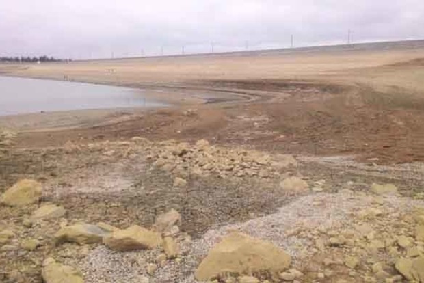 Через посуху в Криму обміліло Білогірське водосховище