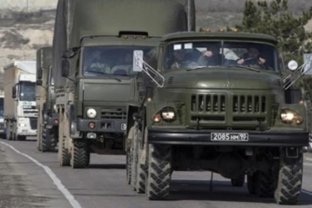 В оккупированном Крыму машина врезалась в БТР, погибли два человека