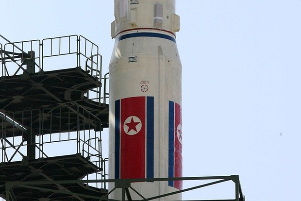 Северная Корея снова запустила баллистическую ракету