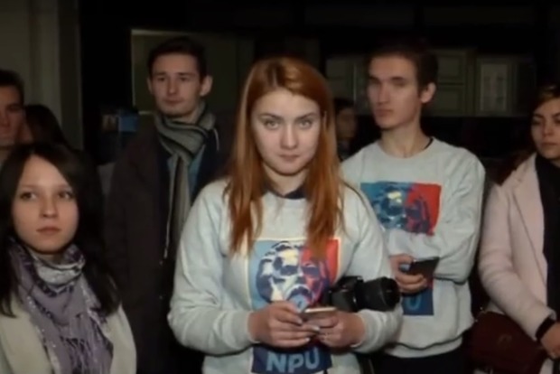 Студенты из Драгоманова взбунтовались и захватили здание университета