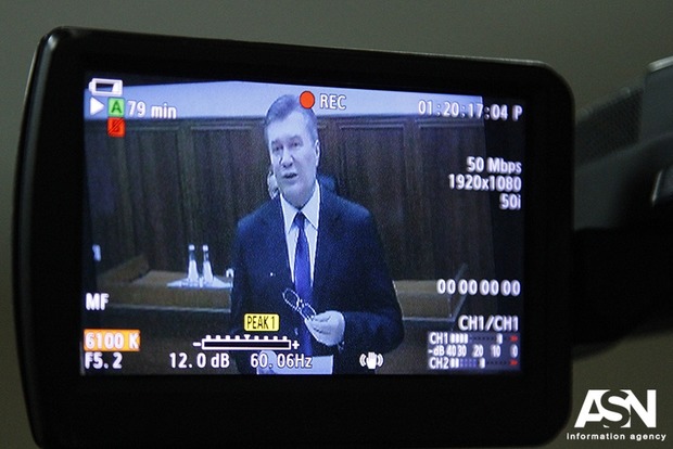 Допрос Януковича завершился: видео с заседания суда