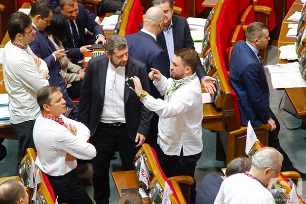 Українці заплатили понад 60 млн грн за піар партій