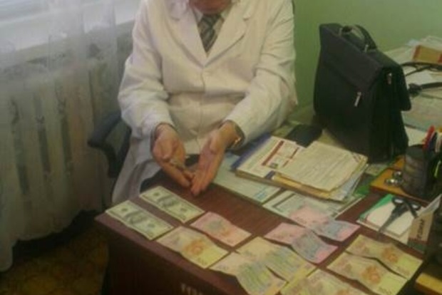В Сумской области медики за деньги помогали уклоняться от призыва