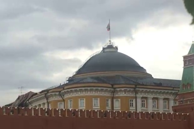 У Кремля зірвало дах, а Медведєва «замурувало» в Горках