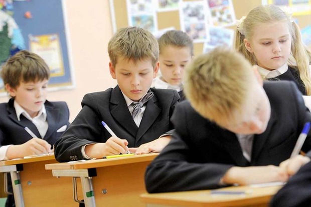 Экономия по-украински: школьников отправили на каникулы из-за нехватки средств