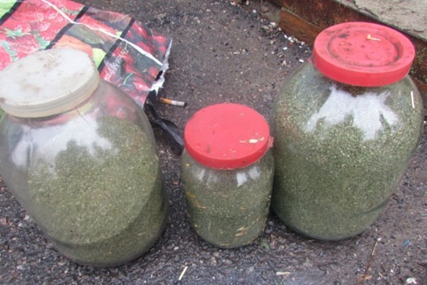 ﻿Полиция Полтавской области изъяла у местного жителя два килограмма наркотических веществ