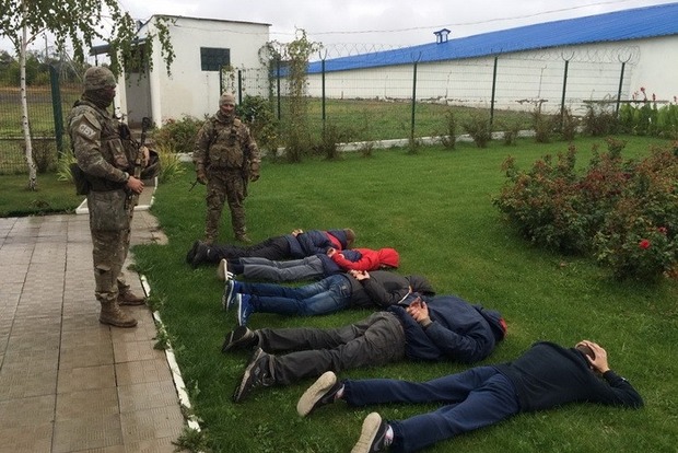 СБУ затримала банду рейдерів, яка захопила елеватор у Донецькій області