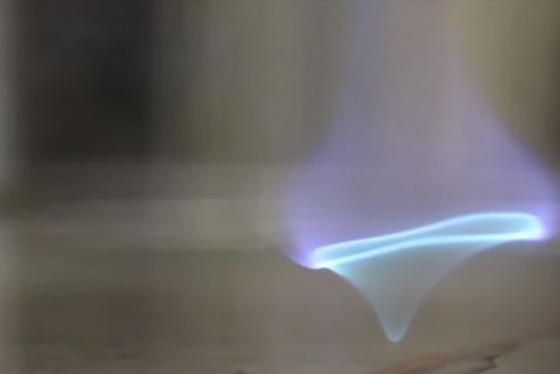«Синій вихор»: вчені відкрили новий тип полум'я (відео)