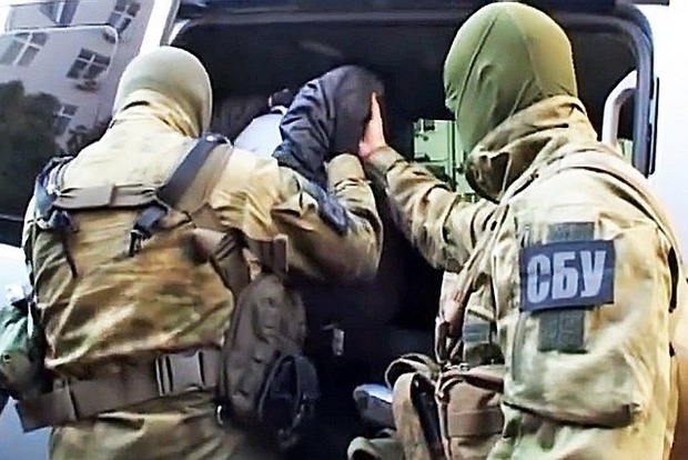 ФСБ: Житель Донецка узнал пытавшего его сотрудника СБУ среди задержанных украинских моряков