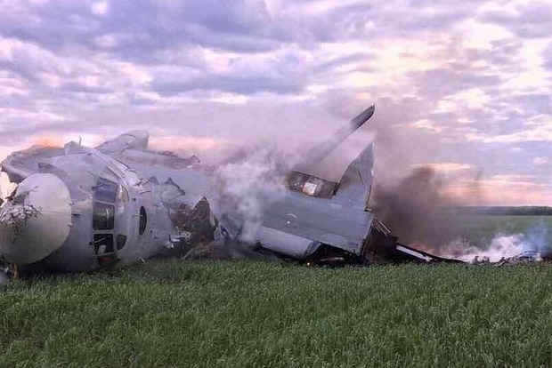 Автомобілі з постраждалими в катастрофі Ан-26 у Росії потрапили в ДТП