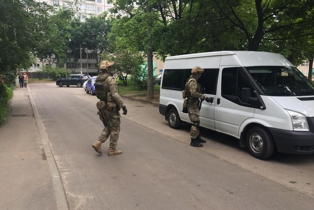 В Харькове полиция изымает машины с литовскими номерами – СМИ