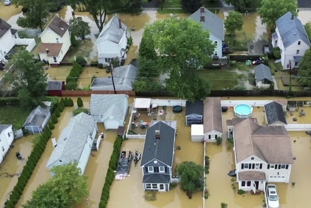 Количество погибших в наводнении в США достигло 22