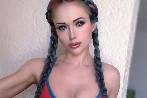 «Какое тело!» Украинская Барби похвасталась новыми сексуальными фото