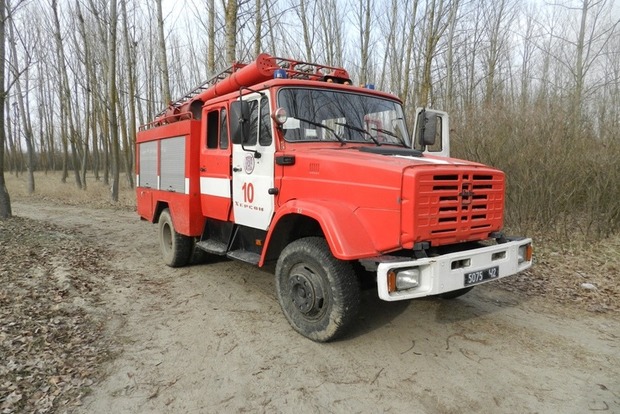 Спасатели еще не потушили  пожар на военном полигоне в Днепропетровской области