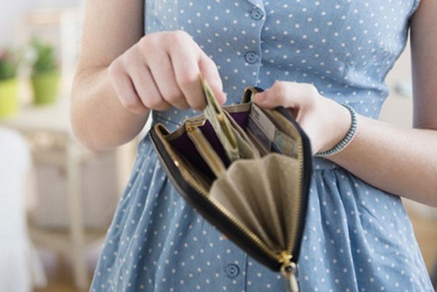 Що не можна зберігати в гаманці: 5 речей, які відштовхують гроші