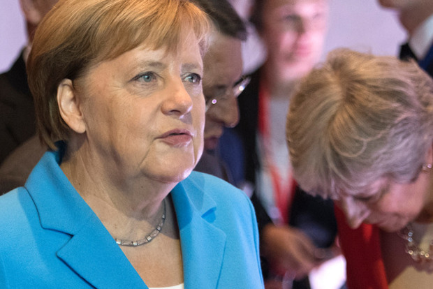 Нехай трохи постраждає: Ангела Меркель публічно принизила Терезу Мей