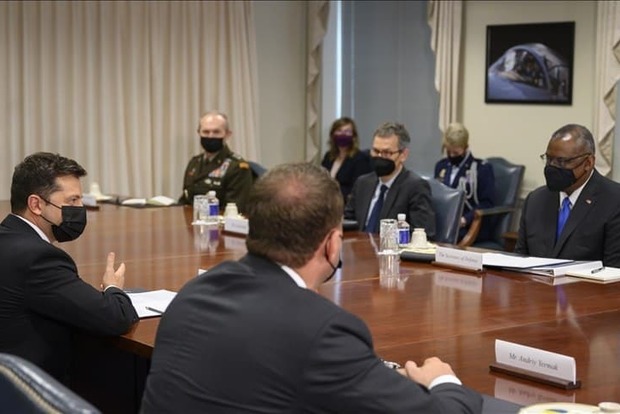 Президент України провів зустріч з главою Пентагону Ллойдом Остіном