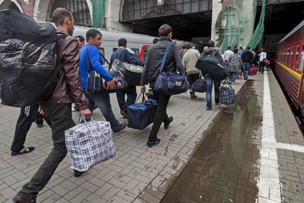 НБУ: в найближчі роки еміграція з України посилиться