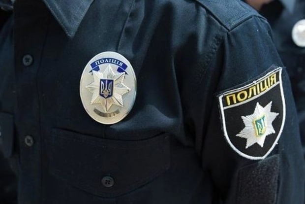 Поліція затримала двох чоловіків зі зброєю і боєприпасами на автостанції в Харкові