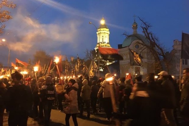 В Киеве проходит многотысячный «Марш Нации»